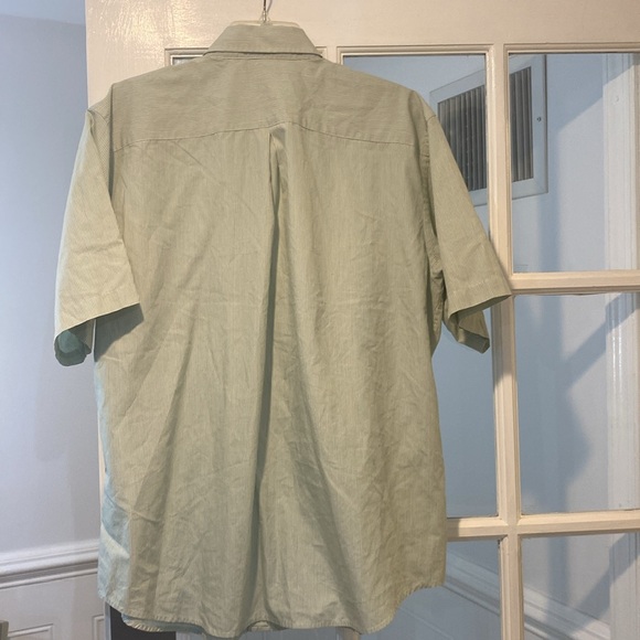 Dockers size XL)17/17.5) shirt good condition - Picture 3 of 4